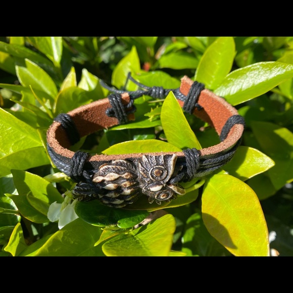 Bracelets - Picture 2 of 7